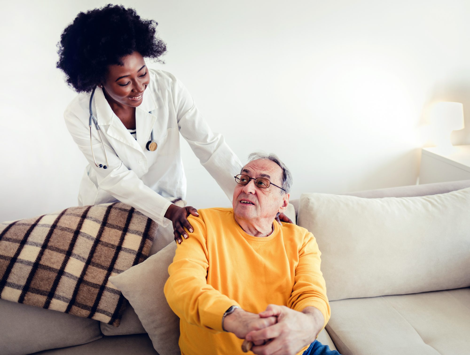 how to become a travel nurse