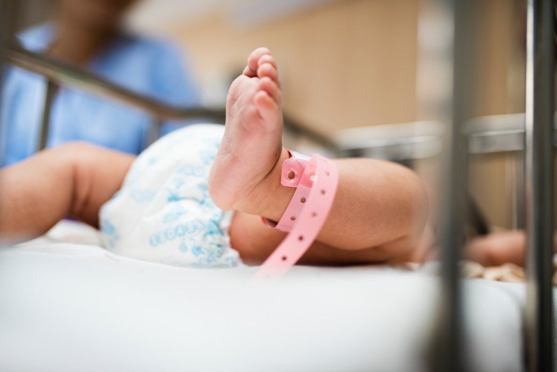 how to become a pediatric nurse