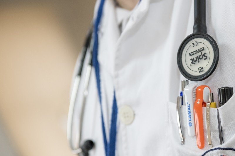 how to become a neonatal nurse