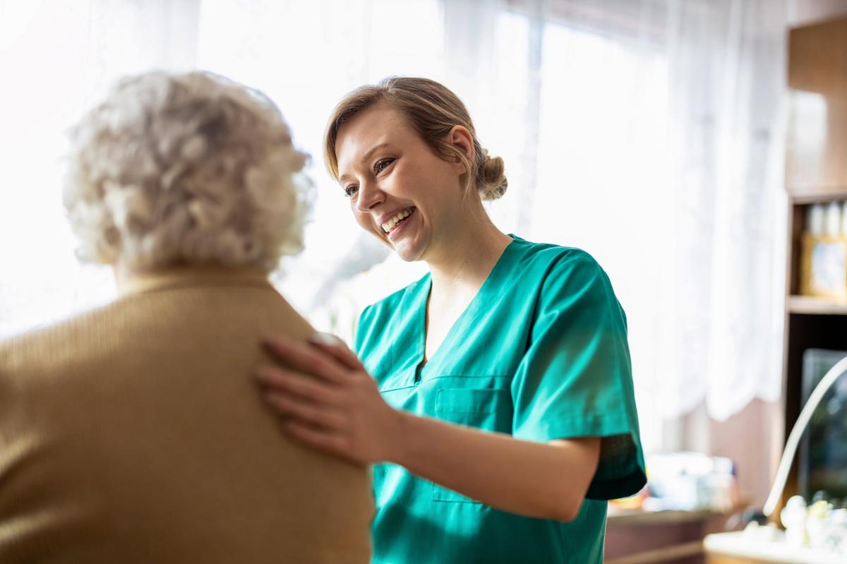 Guide to Therapeutic Communication: 17 Core Techniques for Nurses to Provide Better Patient Care and Improve Results